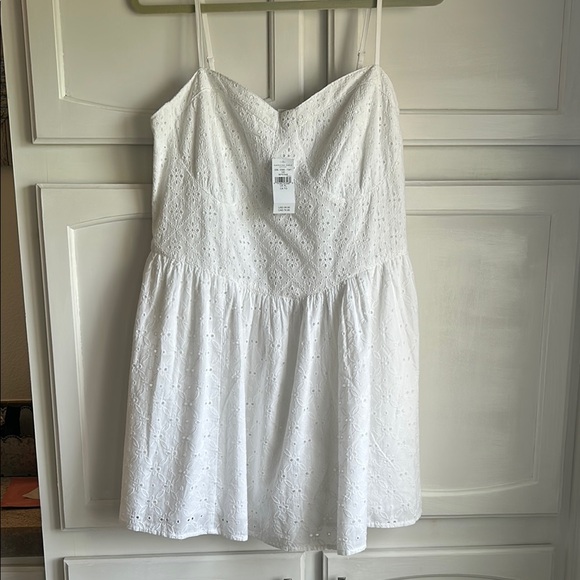 White Spaghetti Strap Sweetheart Midi Sundress - Picture 1 of 4